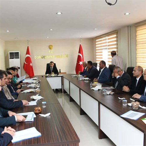 Valimiz Alper Tanrısever Gümüşhane İl Özel İdaresi Birim Amirleri ve Kurum Personeli'nden Brifing Aldı 